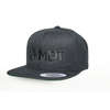 Entdecke die MDT Snapback in Schwarz 🧢! Mit anpassbarem Design und coolem MDT Logo – perfekt für jeden Kopf. Hol dir deinen Style!