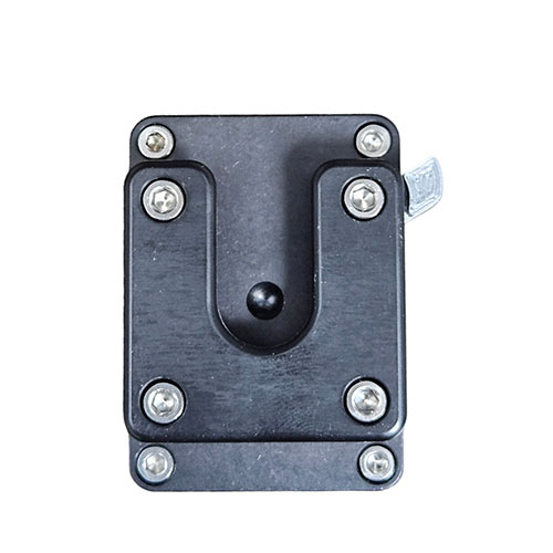 Der OBI Clamp Lock W/Locking bietet eine sichere, anpassbare Befestigung für dein Gear, kompatibel mit MOLLE und verschiedenen Gurten für maximale Flexibilität.