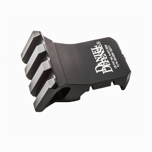 Entdecke die AR-15/M16 ONE O'CLOCK OFFSET RAIL von Daniel Defense. 🛠️ Leicht, robust und ideal für schnelle Zielwechsel. Optimal für dein Setup!