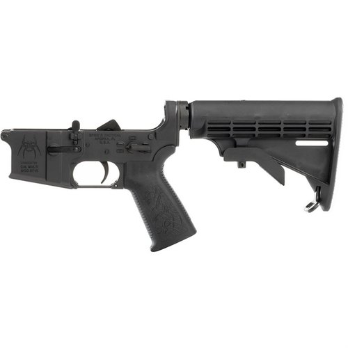 Entdecke den AR-15 COMPLETE M4 LOWER RECEIVER von Spikes Tactical! ✨ Robuste Bauweise, präzise Passform und stilvolles Design für dein Gewehr.