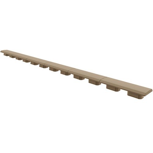 Erlebe die AR-15 M-LOK Rail Cover Type 1! 🛠️ Diese leichten, hitzebeständigen Abdeckungen bieten verbesserten Grip und passen perfekt auf M-LOK-Systeme.