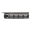 Upgrade dein AR-15 mit dem leichten 9" M-LOK Omega Rail von Daniel Defense! 🚀 Perfekt für Mid-Length Systeme und einfach zu installieren.