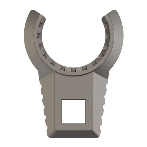 Entdecke den MASTER-FIT Delta-Ring Barrel Nut Wrench 🔧 von REAL AVID. Perfekt für mil-spec Delta-Ring-Laufmuttern mit sicherem Grip!