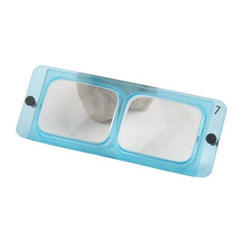 Entdecke den OPTIVISOR EXTRA LENS PLATE No. 7 für präzise Vergrößerung. 👓 Leicht, komfortabel und passt über deine Brille!