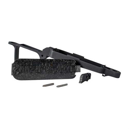 Verleihe deinem Rem 700 mit der FFT SHORT ACTION CF Bottom Metal Floor Plate Assembly von Christensen Arms ein stilvolles Profil und spare Gewicht! ✈️