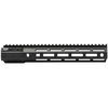 Der MOD 4 Handguard von Aero Precision bietet robuste 6061-T6 Aluminium-Konstruktion, M-LOK™-Schnittstelle und Stahl-QD-Sockets für maximale Flexibilität und Stabilität.
