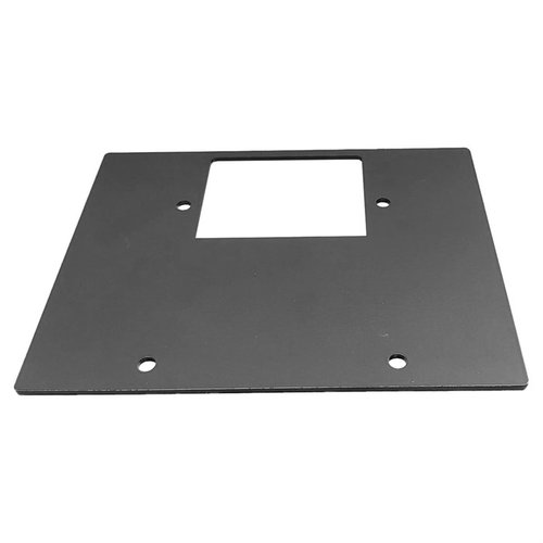 Der Spacer für die Flush Mount Base Plate von Inline Fabrication ermöglicht eine einfache Montage ohne Fräsen, perfekt für einen flachen Arbeitsplatz.