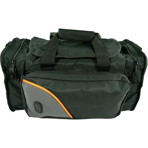 Die BOB ALLEN CLUB SERIES RANGE BAG bietet strapazierfähiges Ripstop-Nylon, gepolsterte Innenfächer für Pistolen, und verstellbare Tragegurte für maximalen Komfort.