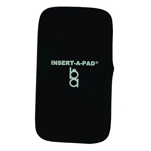 Das BOB ALLEN INSERT-A-PAD ist ein schwarzes, hochdichtes Neopren-Schießpolster, das einfach mit einer Sicherheitsnadel an deiner Schießkleidung befestigt werden kann.