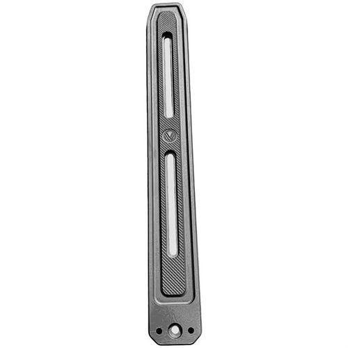 Die TRS 12" Universal ARCA Rail bietet eine präzise Schnittstelle für Gewehre, ist universell einsetzbar und sorgt für eine stabile Handhabung und vielseitige Zubehörkompatibilität.