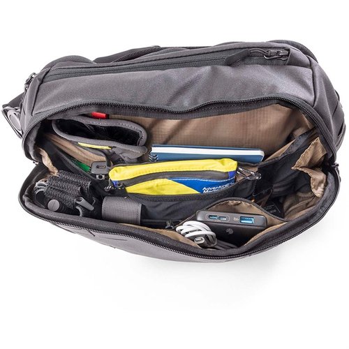 Der ACHRO™ 10L EDC Sling Bag bietet ein diskretes Waffenzubehör, vielseitige Organisation und Komfort mit einem robusten, wasserabweisenden Design.