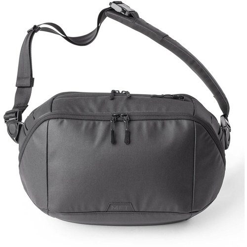 Der ACHRO™ 10L EDC SLICK SLING BAG bietet eine diskrete Waffentasche, smarten Stauraum und hohen Tragekomfort – perfekt für deinen Alltag oder auf Reisen.