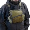 Mit dem ACHRO™ Chest Pack & Harness hast du einen robusten, anpassbaren Rucksack für deine Ausrüstung, der Komfort und schnellen Zugriff auf deine Waffe bietet.