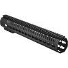 Das TEKKO Free Float KeyMod Rail System ersetzt deinen Handguard, bietet sicheren Halt für Zubehör und ist aus leichtem, anodisiertem 6061 Aluminium gefertigt.