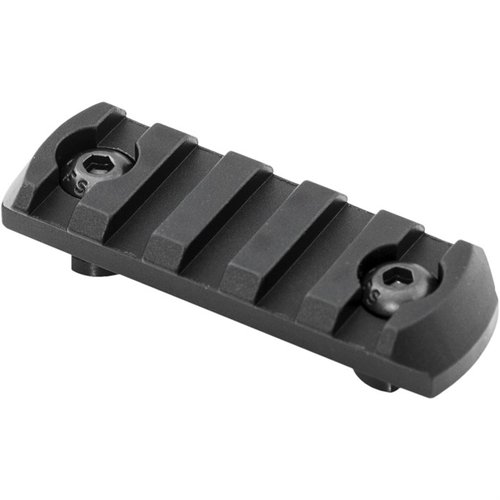 Die TEKKO 5-SLOT PICATINNY RAIL für M-LOK bietet eine sichere Plattform für Zubehör, ist leicht, einfach zu montieren und aus langlebigem 6061 Aluminium gefertigt.