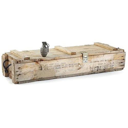 Entdecke die GI 105MM Holz-Munitionskiste aus solidem Holz mit einzigartigen Markierungen, ideal für Sammler oder als rustikales Deko-Element.