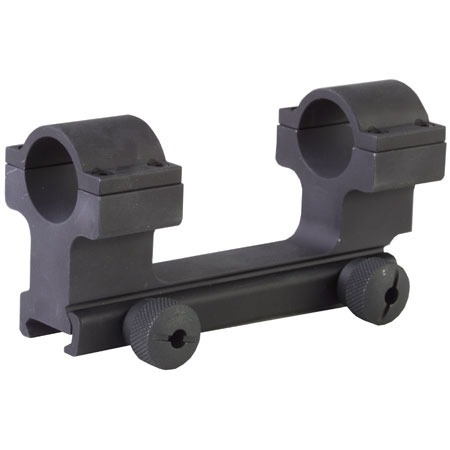 Entdecke die AR-15/M16 Flattop Scope Mount für sicheres Zielen. 💪 Robuste Aluminiumkonstruktion und einfache Montage auf Picatinny-Schienen!