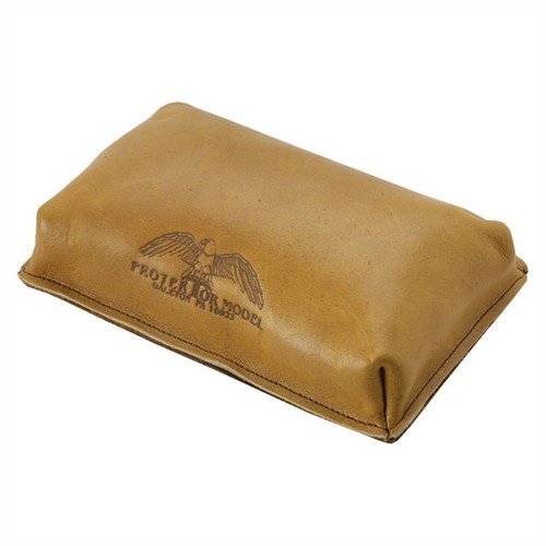 Entdecke die handgefertigte NO. 16 Brick Bag von PROTEKTOR 🧳 aus hochwertigem Leder. Perfekt für deinen Schießsport! Fülle sie mit Sand oder Bleischrot.