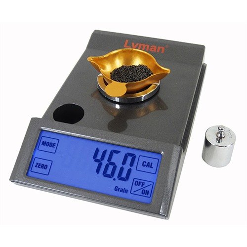 Entdecke die Pro-Touch 1500 Pulverwaage von Lyman! 📏 Mit präzisem Touchscreen und 1500 Grain Kapazität ist sie perfekt für deine Bedürfnisse.