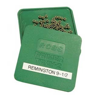 Entdecke das SQUARE PRIMER FLIPPER TRAY von RCBS! 🎯 Ideal zum Halten von Zündhütchen mit geriffelter Oberfläche für einfaches Laden.