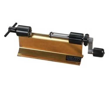 Entdecke den CLASSIC CASE TRIMMER von Forster Products! Perfekt für präzises Trimmen deiner Hülsen. ✂️ Hol dir jetzt das Beste für dein Reloading!