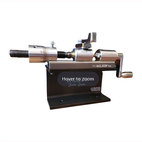 Entdecke den Wilson Case Trimmer Kit mit Mikrometerverstellung für präzises Trimmen! ✂️ Ideal für .17 - .45 Kaliber Hülsen. Hergestellt in den USA!