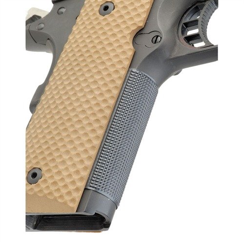 Füge in Minuten den Wilson Checkered Front Strap zu deinem 1911 hinzu! 🛠️ Einfach anzubringen, kein Feilen nötig. Hol dir mehr Grip!